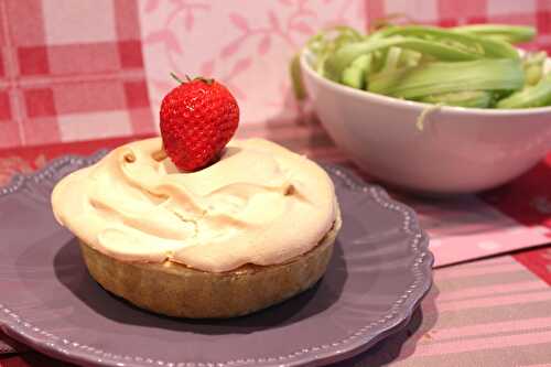 Tartelettes meringuées fraise-rhubarbe