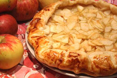 Tarte feuilletée aux pommes et gelée