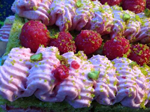 Buche pistache framboises