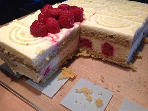 Gâteau pistache/ framboises/ chocolat blanc