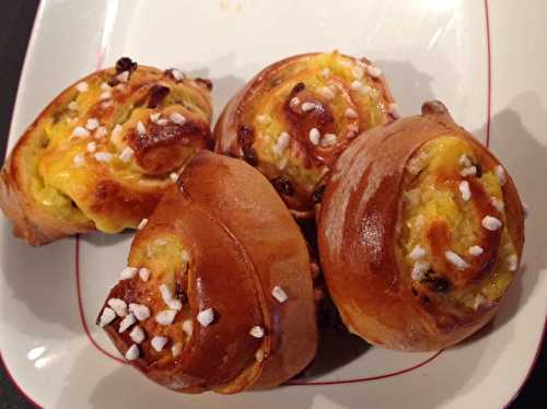 Pains brioches aux raisins