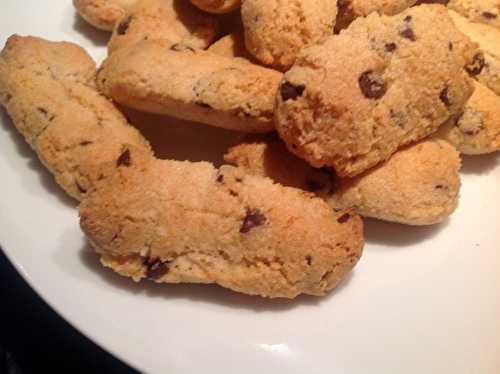 Petits gâteau aux amandes et pépites de chocolat