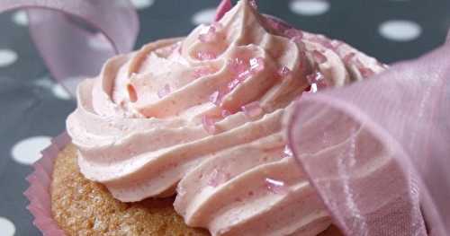 Cupcakes "girly" à la fraise arômatisés à la rose