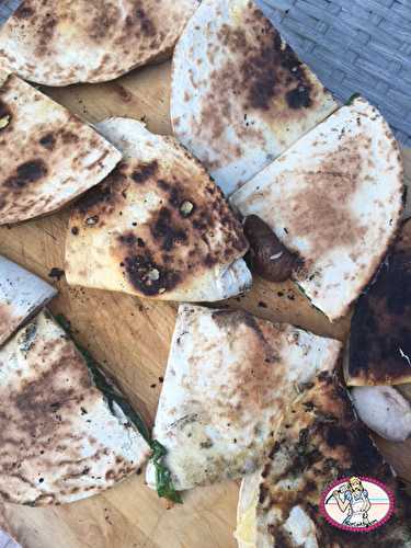 Quesadillas à la plancha aux champignons et épinards