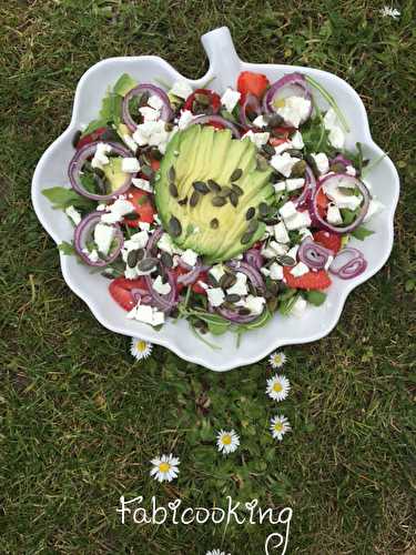 Salade d'avocat et fraises