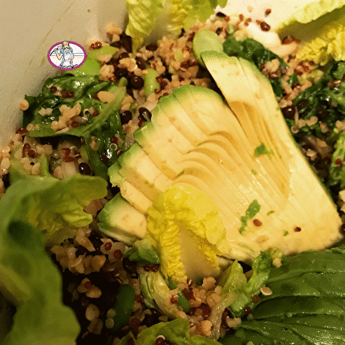 Salade de quinoa et avocat, vinaigrette miso