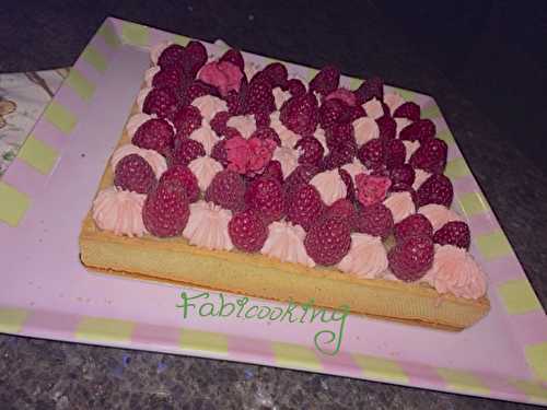 Tarte framboises,biscuit au Thé Matcha et crème à la rose