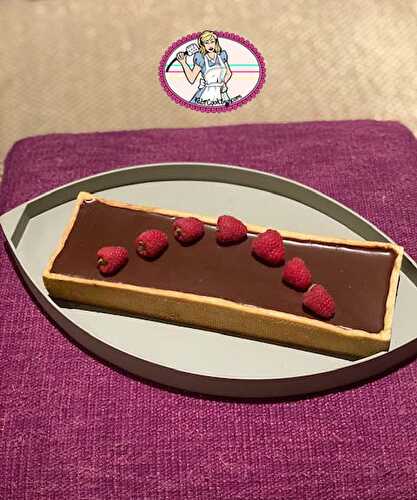 Tarte au chocolat et croustillant praliné pistache