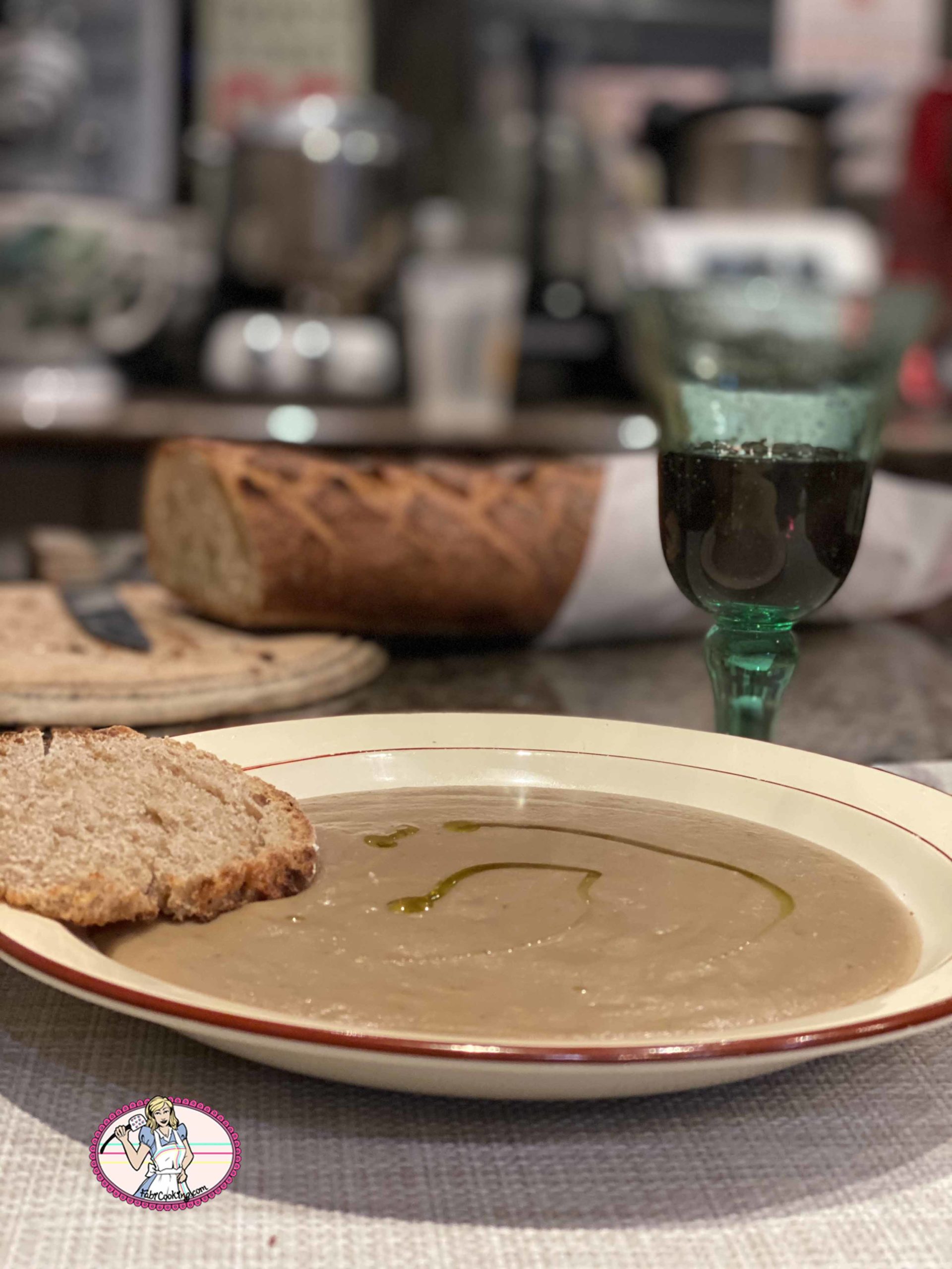 Velouté de topinambour et châtaigne à l’huile fumée