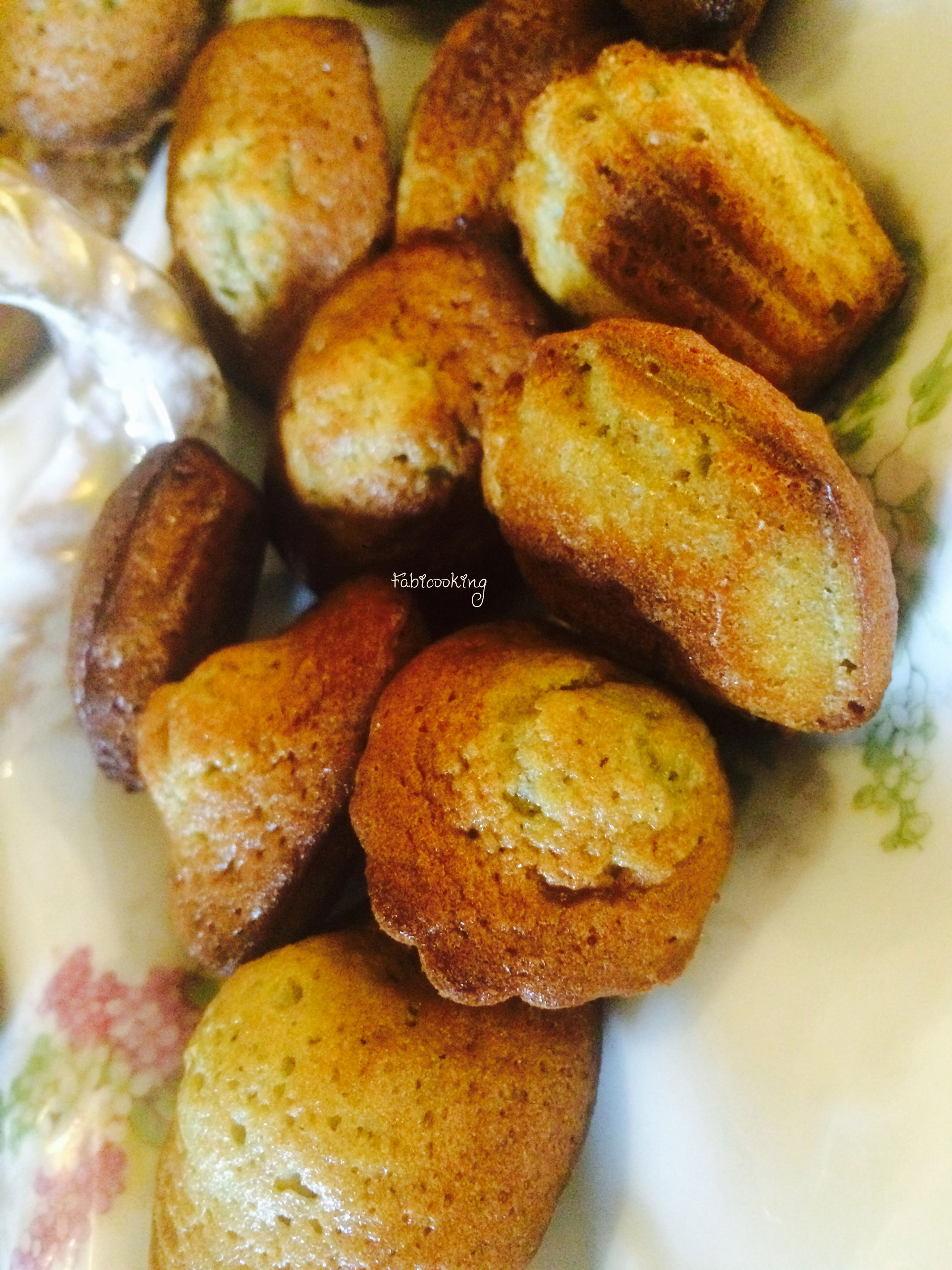 Madeleines au thé Matcha