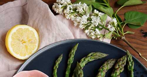 Asperges vertes, sauce huile d'avocat-citron (amap, printemps, vegan)