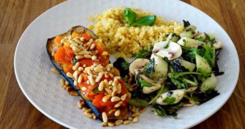 Aubergines à la tomate et aux pignons