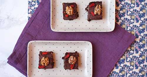 Brownie cru cacao-noix-baies de goji (vegan, raw, glutenfree)