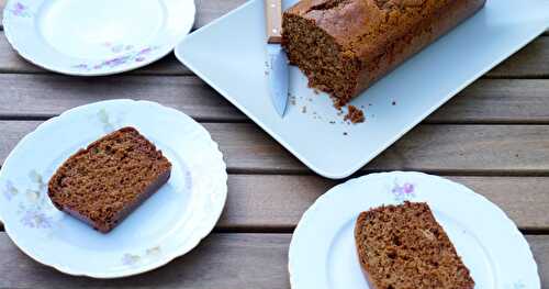 Cake un peu façon pain d'épices, à l'huile essentielle de citron et au levain (goûter, sans lactose, huiles essentielles)