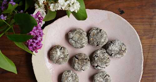 Cookies au sésame noir façon crinkles (vegan, sans gluten)