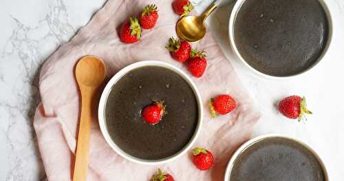 Crèmes au sésame noir, fraises (vegan, sans gluten, amap)