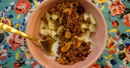 Dessert yaourt-pomme-granola maison