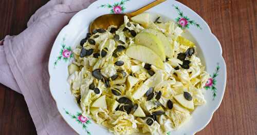 En mode retour de l'AMAP : salade de chou, pommes, graines de courge (amap)