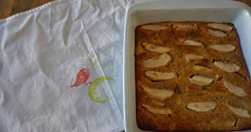 Gâteau au yaourt pommes-raisins secs