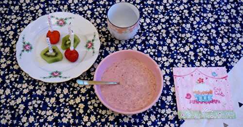 Les 4 ans de Judith : "smoothlie" le matin, pâtes à la bolo et gâteau au chocolat pour le soir