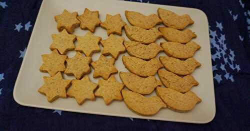 Petits sablés de Noël à la cannelle, aux amandes et aux noisettes