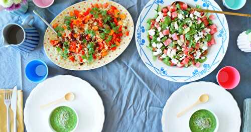 Repas végétal et estival : salade pastèque, roquette, feta ; soupe crue avocat, concombre, épinards ; salade quinoa, poivron, carotte...(veggie, sans gluten)