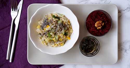 "Risotto" d'orge perlée aux deux courgettes, salade de betterave rouge et soupe de fanes (veggie)