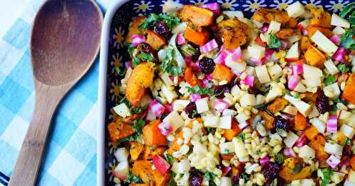 Salade automnale complète : potimarron, orge perlée et plein d'autres légumes de saison(automnal, vegan)