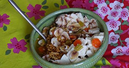 Salade de petit épeautre, carottes, céleri branche, champignons, feta