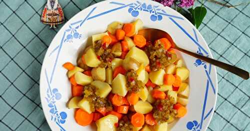 Salade de pommes de terre, carottes et tartare de cornichons (vegan, sans gluten)