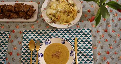 Soupe butternut-sarrasin + salade fenouil-pomme-pistache + crackers aux graines (sans gluten, vegan)