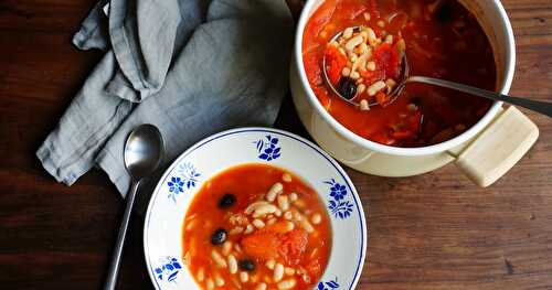 Soupe haricots blancs, tomates, olives noires (sans gluten, vegan)