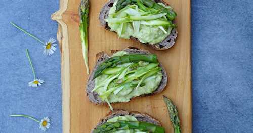 Tartines aux asperges vertes (amap, vegan, printanier)