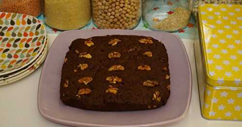 Un gâteau pas très "retour de fêtes", mais la fête a continué puisque c'était l'anniversaire de mon chéri : un  énième brownie!