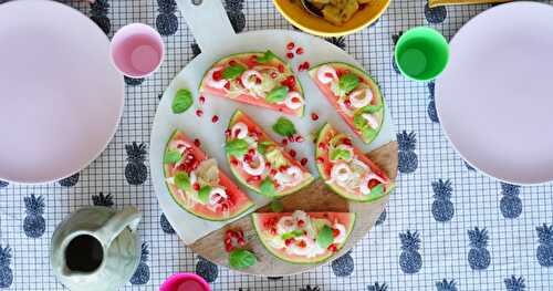 Un joli repas complet : toasts pastèque, fenouil, crevettes et salade de pommes de terre, câpres, grenade (sans gluten, sans lactose, estival)