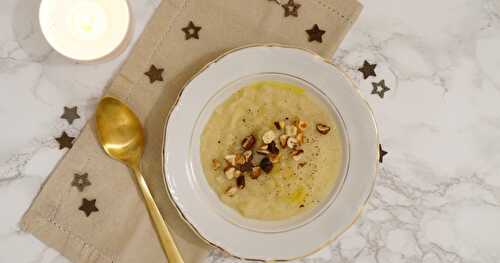 Velouté de céleri, noisettes et huile de truffe (une recette parfaite pour une petite entrée  de Noël) (hivernal, vegan, glutenfree)