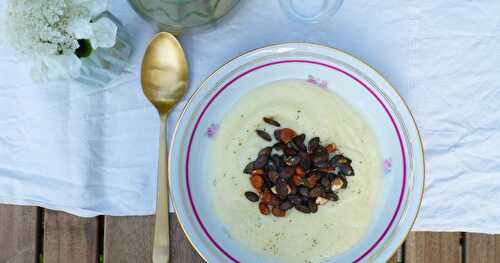 Velouté de pâtissons (de la ferme Lafouasse!) à l'amande, topping amandes, graines de courge, soja (vegan, sans gluten)