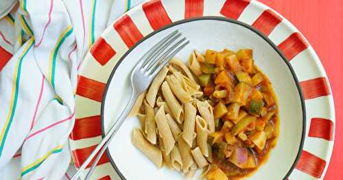 Pâtes, sauce tomate, courgettes et navets (vegan, amap)