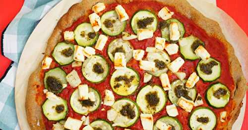 Pizza courgettes, feta, pesto à l'ail des ours (veggie, estival)