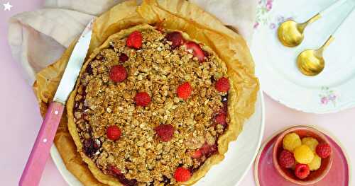 Tarte-crumble aux fruits rouges et à la rhubarbe (vegan, dessert, été)