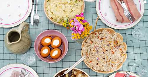 Repas estival : aubergines au sel fumé, riz aux fleurs, oeufs marinés, concombre (amap, veggie, sans gluten)