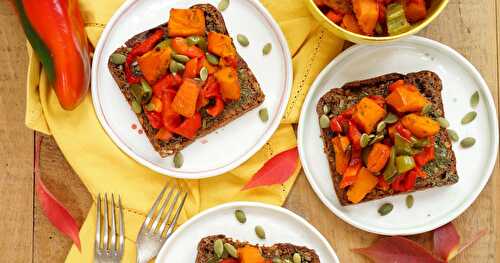 Tartines crème de courge, courge et poivrons rôtis (amap, vegan, automnal)