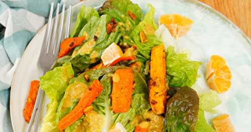 Salade, carottes rôties ail-curcuma, sauce crémeuse (salade, amap, vegan, sans gluten)