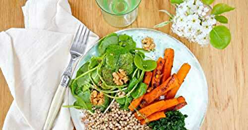 Assiette composée : sarrasin, laitue de mer, pourpier, carottes au curry (amap, vegan, sans gluten)