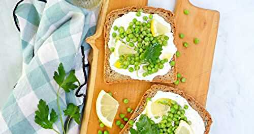 Tartines ricotta, petits pois, citron, dattes (veggie, printemps)