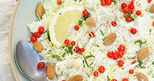 Salade chou blanc, groseilles, sauce amande-citron (salade, cru, amap, vegan)