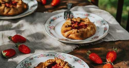 Tartelettes rustiques rhubarbe et fraises (tarte, dessert)