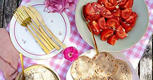 Blinis de sarrasin, caviar d'aubergines-tournesol, tomates (veggie, amap, sans gluten)