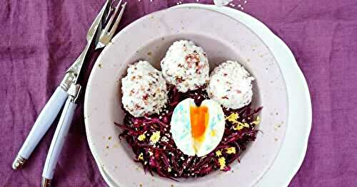 Boulettes riz-algues, salade chou rouge, oeufs (veggie, sans gluten)