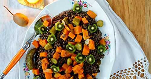 Salade lentilles, butternut, kiwi, cornichons (salade, vegan, sans gluten)